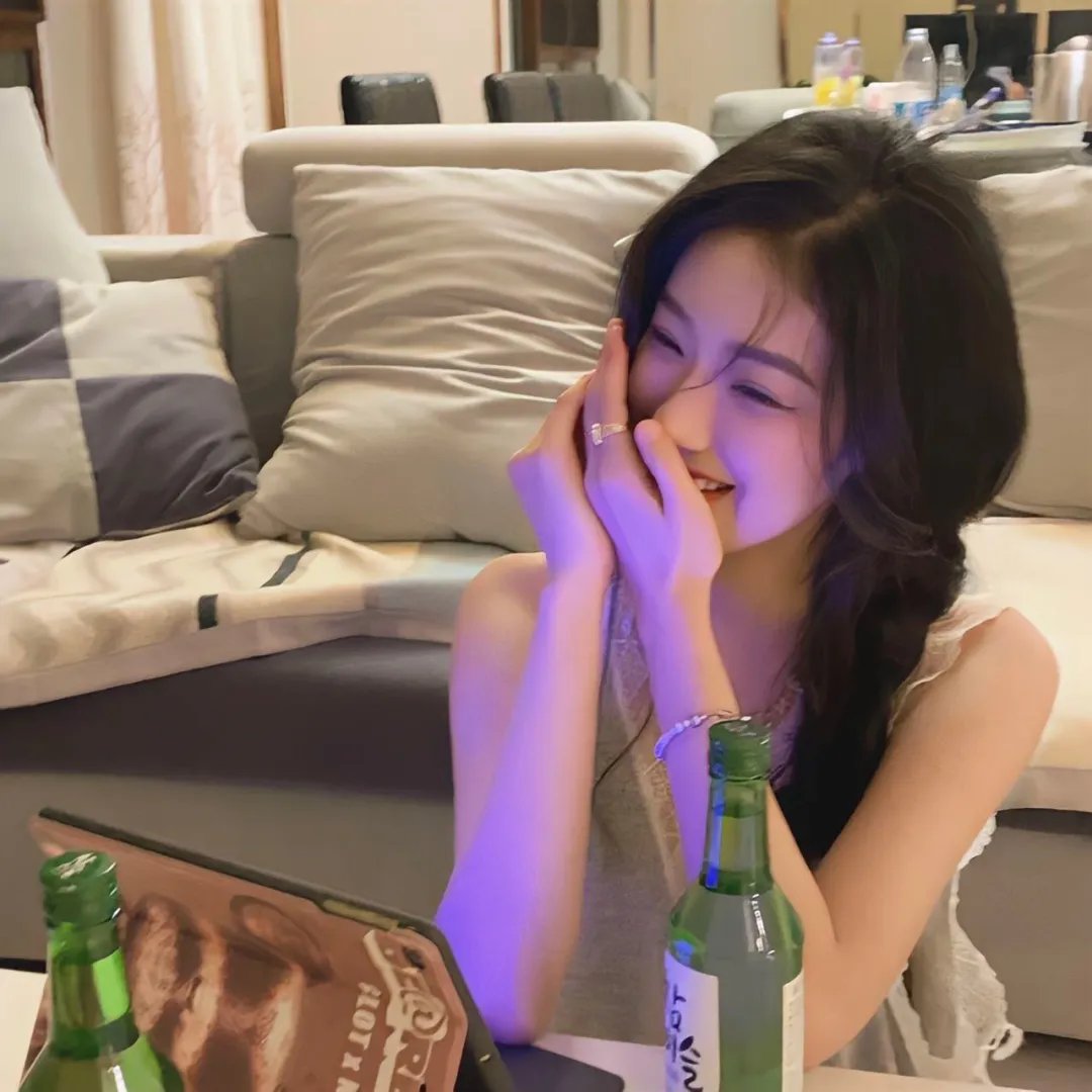 某影后之女被曝夜店蹦迪，一个月校园画面流出